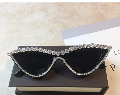 Vintage Luxury Crystal Diamond Cateye Sunglasses Women Brand Designer Black Pink Frame Cat Eye Sun Glasses Bling Bling Eyewear