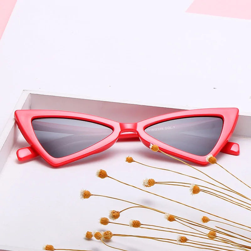 2024 Fashion Butterfly Sunglasses Women Brand Designer Cool Small Frame Cat Eye Sun Glasses Vintage Black Triangle Shades UV400