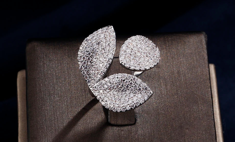 ZAKOL Luxury Sparkling Leaf Flower Micro-paved Zirconia Open Rings for Women Delicate Bridal Wedding Jewelry RP2034