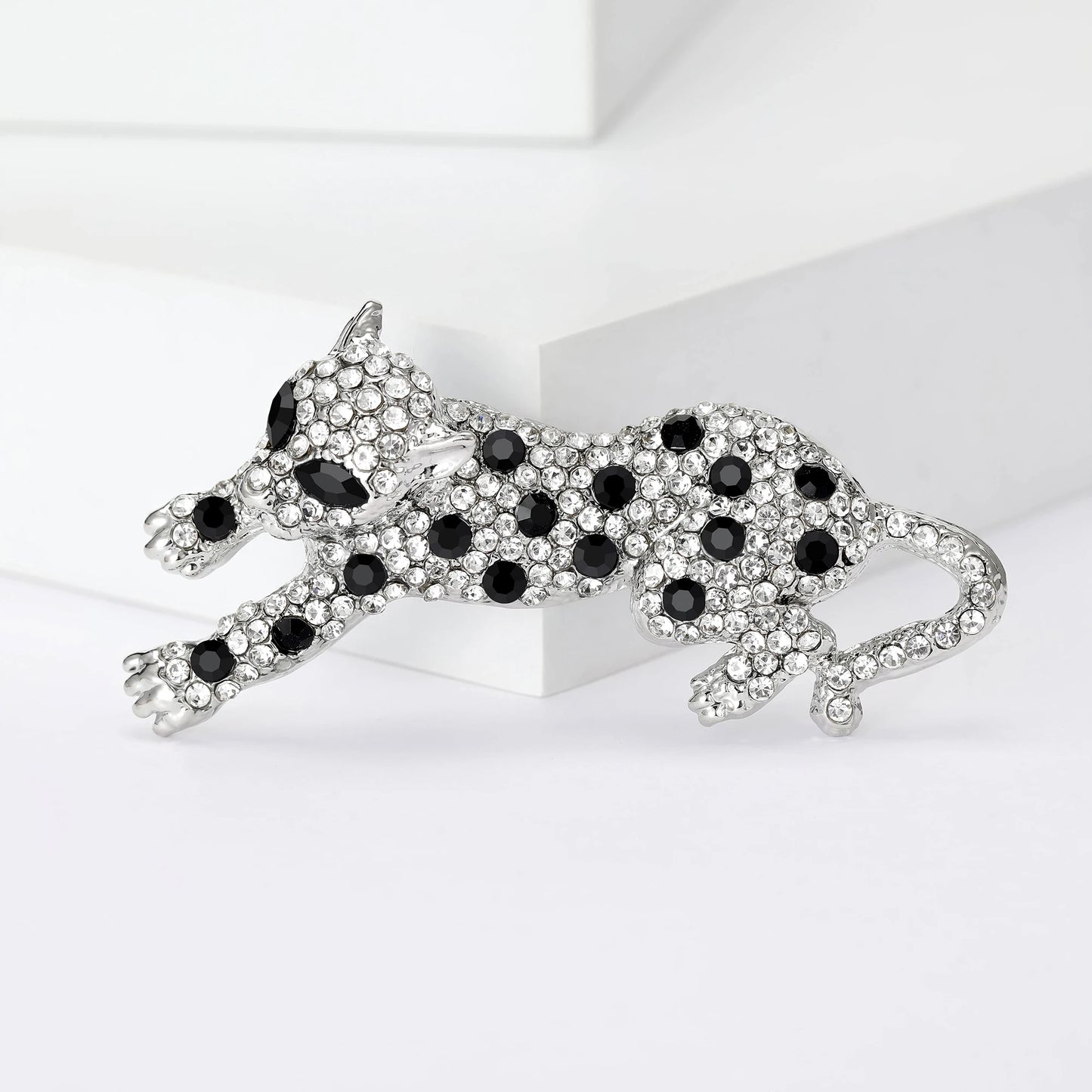 Women's Rhinestone Leopard Brooches Unisex Animal Pins 4-Color Office Party Casual Accessories Gifts