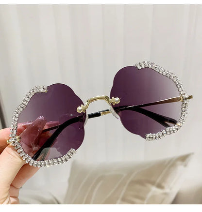 2024 New Metal Frame Flower Designer Women Trendy Fashion Cutting Lens Ladies Street Photography Woman's Shades Sunglasses