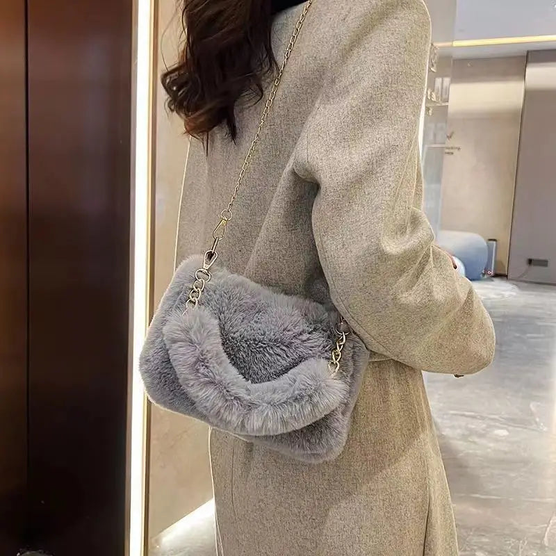 Winter Plush Tote Handbag Versatile Fluffy Shoulder Bag Soft Cute Chain Crossbody Bag Fashion Women Girls Small Square Handbag