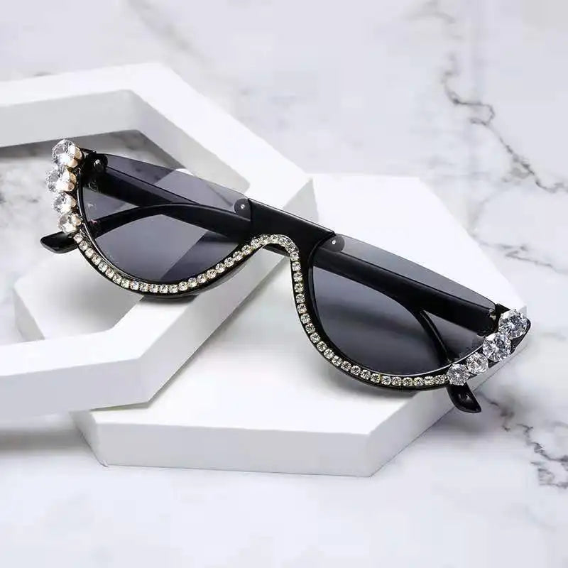 Trendy Diamond Cat Eye Sunglasses Women Luxury Brand Designer Crystal Sexy Cateye Metal Jewel Frame Rhinestone Eyewear Oculos