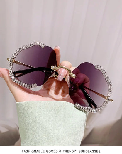 2024 New Metal Frame Flower Designer Women Trendy Fashion Cutting Lens Ladies Street Photography Woman's Shades Sunglasses