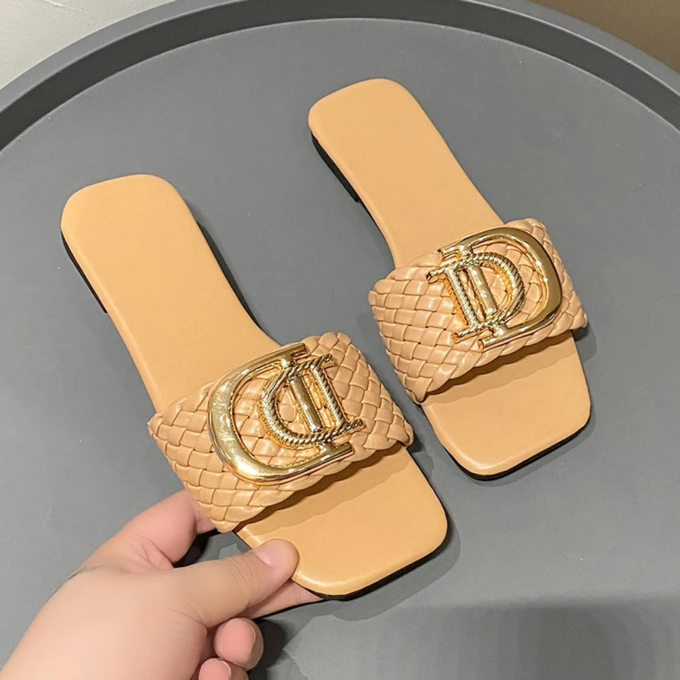 Women Slippers Luxury Decor Weave Designer Flat Sandals Fashion Open-toe Vacation Slides Women Party Sexy Elegant Slippers Women