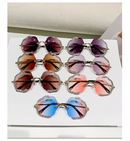 2024 New Metal Frame Flower Designer Women Trendy Fashion Cutting Lens Ladies Street Photography Woman's Shades Sunglasses